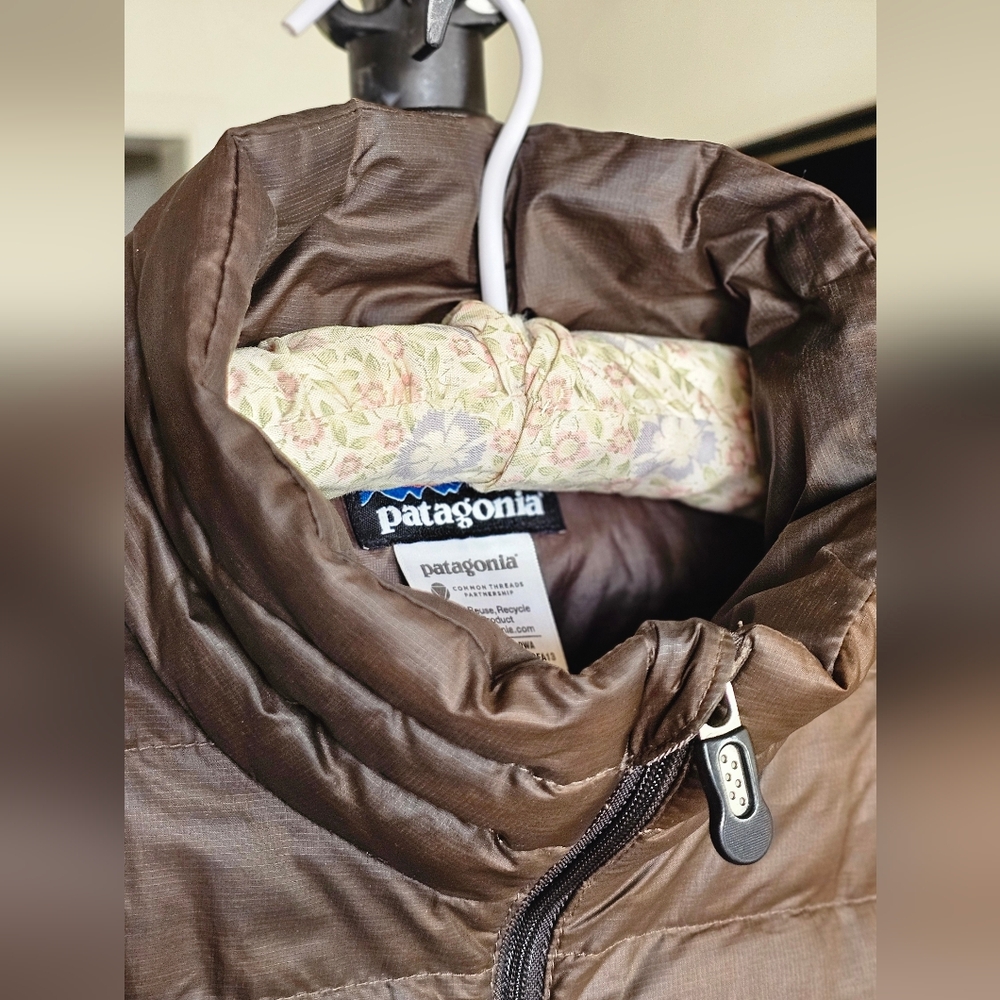 Patagonia Men's Down Sweater Jacket Chocolate Brown Size S - Picture 2 of 11
